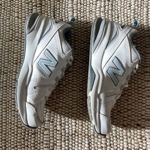 New Balance Women’s WX608V5 Size 8
